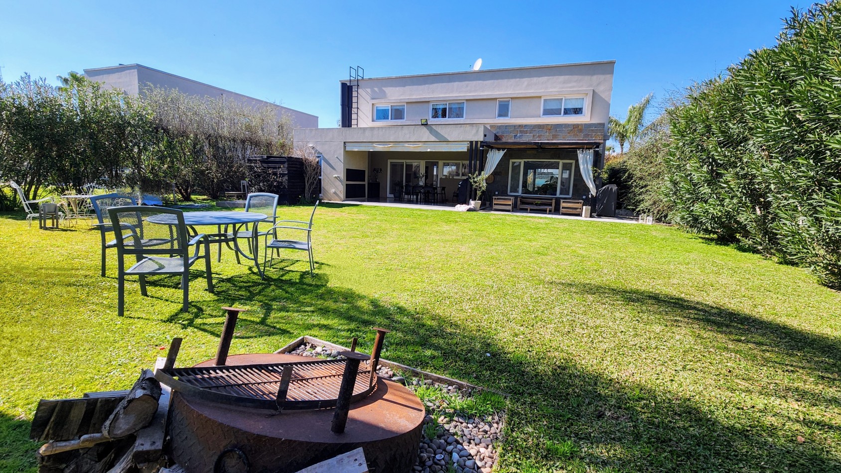 MIRAFLORES . Barrio cerrado Funes Hills - Funes