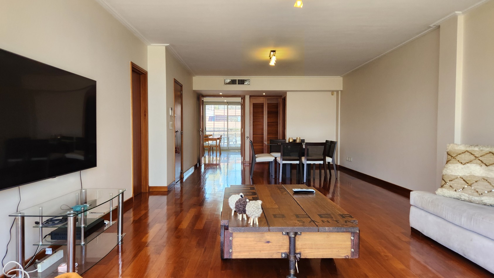 CHACABUCO AL 1400 - BARRIO MARTIN . PISO EXCLUSIVO