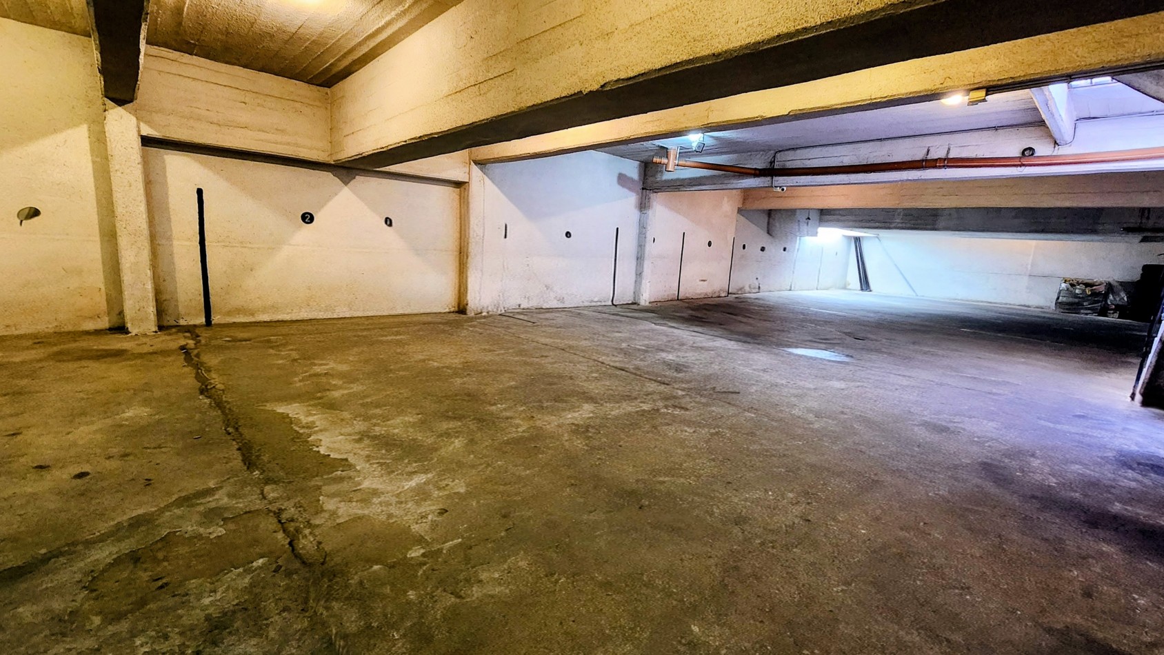CHACABUCO AL 1400 - BARRIO MARTIN . PISO EXCLUSIVO