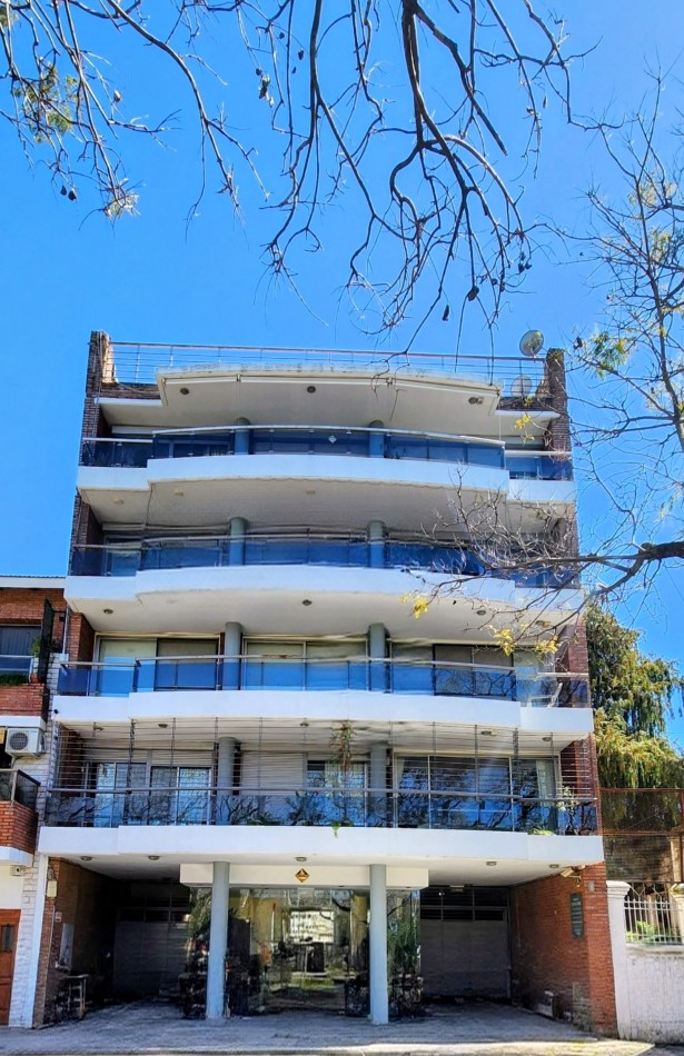 CHACABUCO AL 1400 - BARRIO MARTIN . PISO EXCLUSIVO