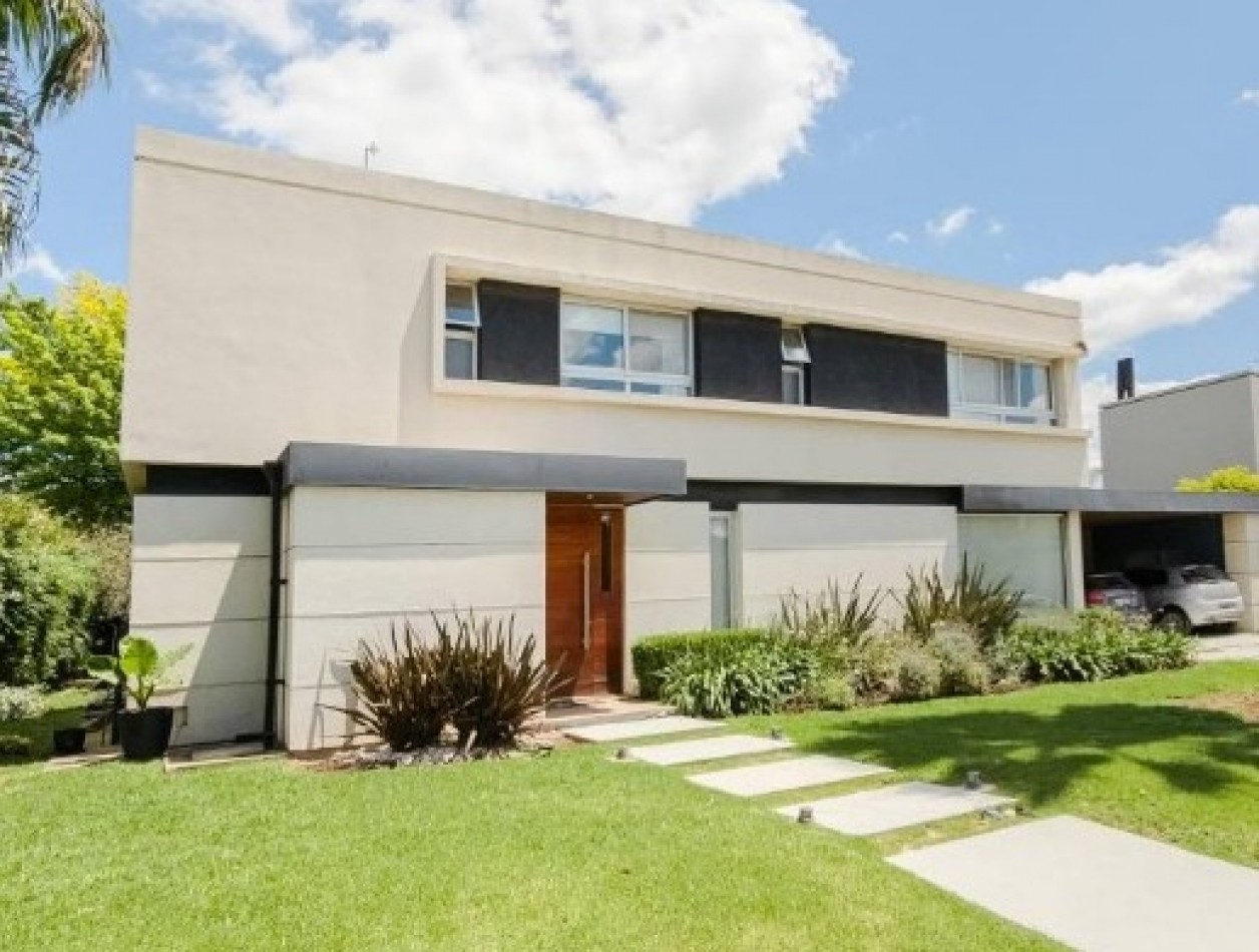 MIRAFLORES . Barrio cerrado Funes Hills - Funes