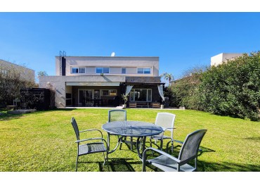 MIRAFLORES . Barrio cerrado Funes Hills - Funes