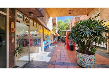LOCAL EN VENTA - RIOJA AL 1100